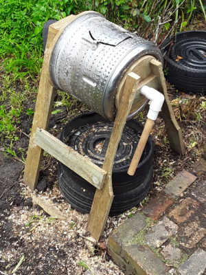 An early prototype. Rotation for fast, active composting is important.