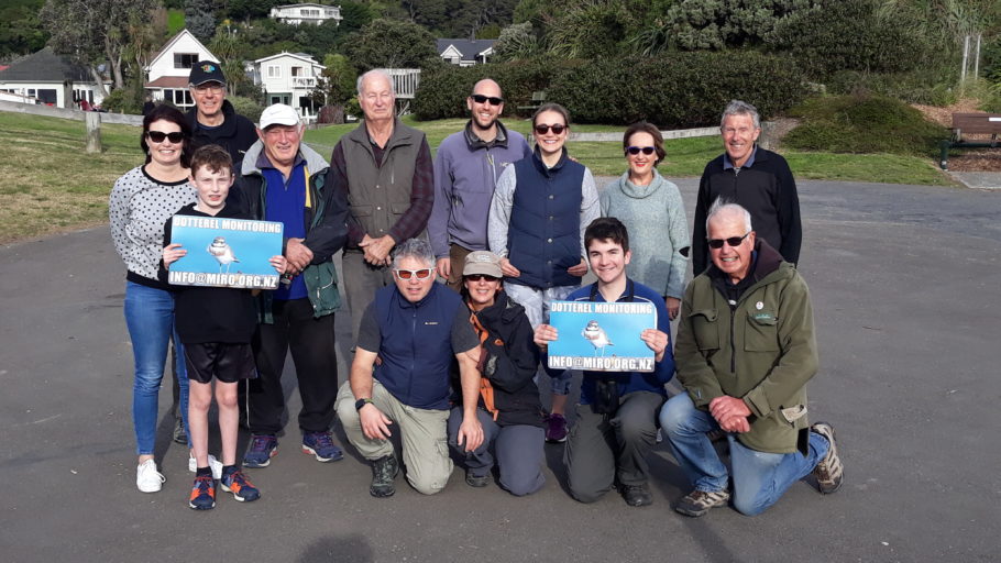 Fencing volunteers at Eastbourne block. Photo: MIRO,