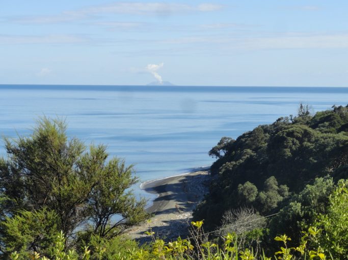 Bay of Plenty. Photo @ Ian Ivey.