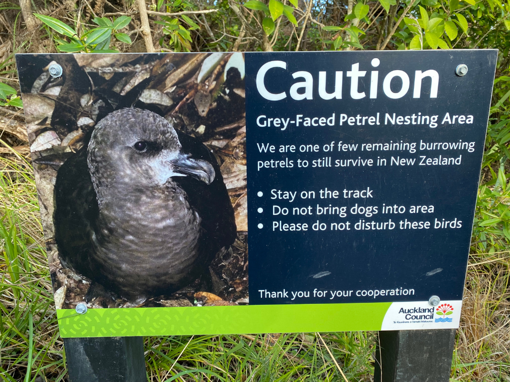 A sign about how people can help protect ōi.